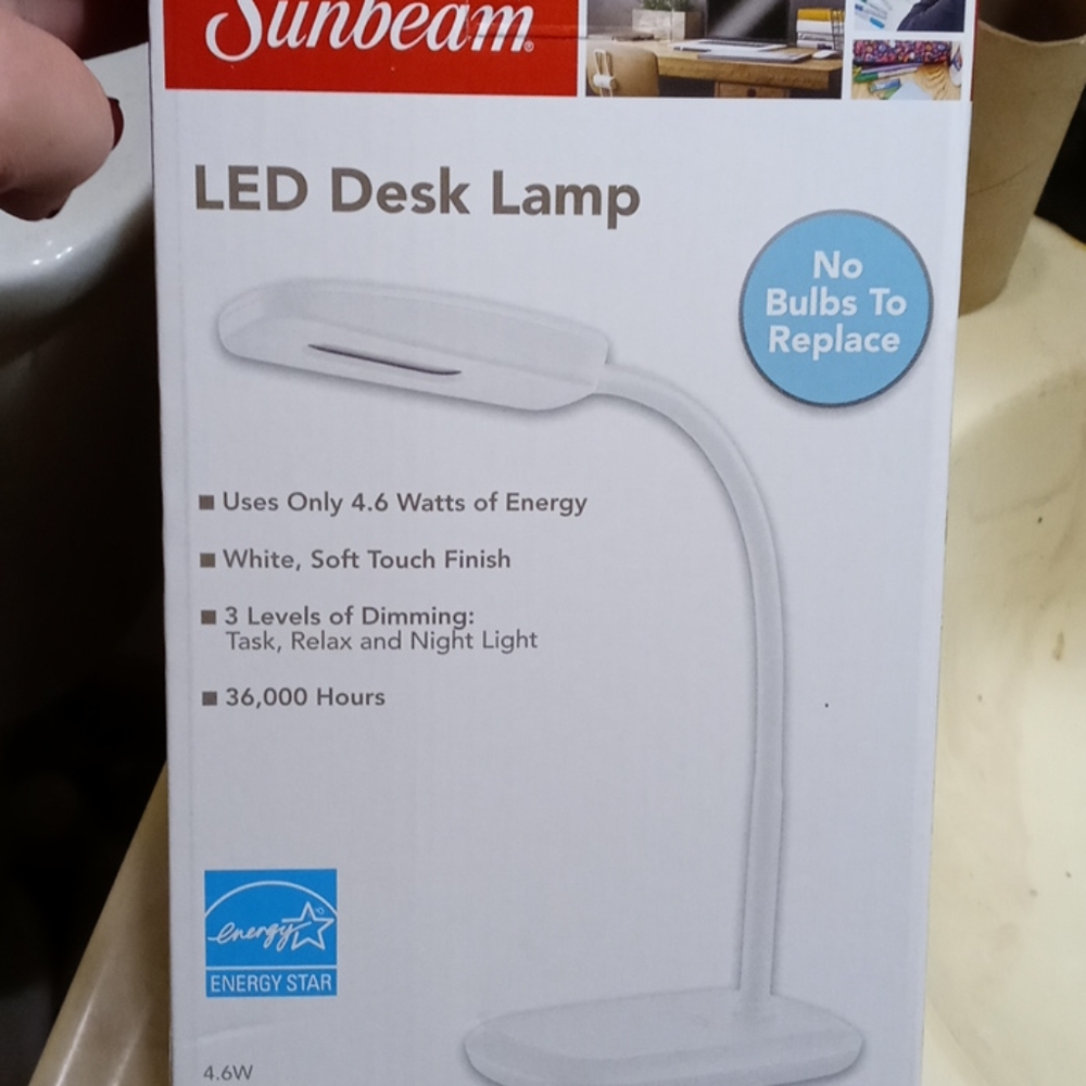 Small makeup desk lamp - Picture 4 of 4